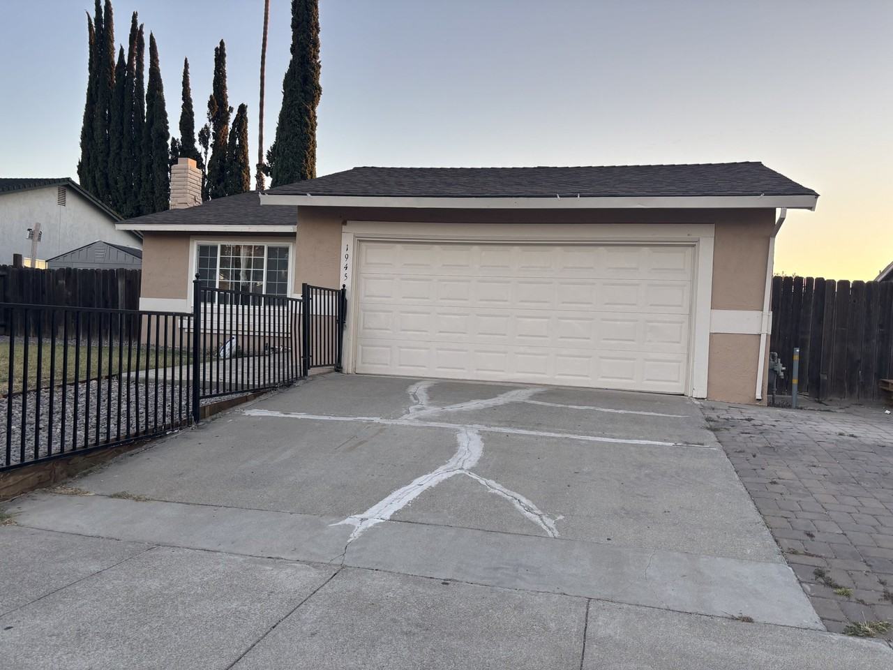 1945 Lincoln Blvd - Photo 4 of 14
