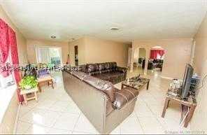 5333 Nw 18th St #3A - Photo 4 of 15