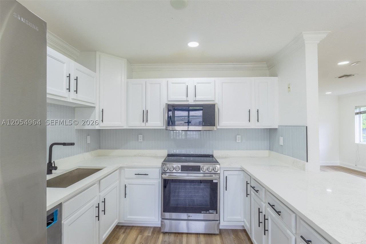 30 Nw 159th St - Photo 3 of 46