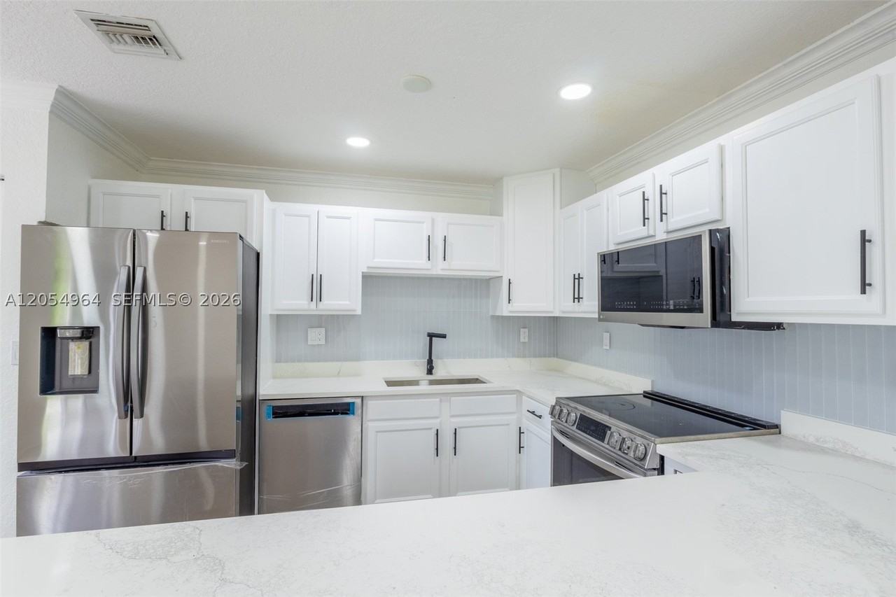 30 Nw 159th St - Photo 5 of 46