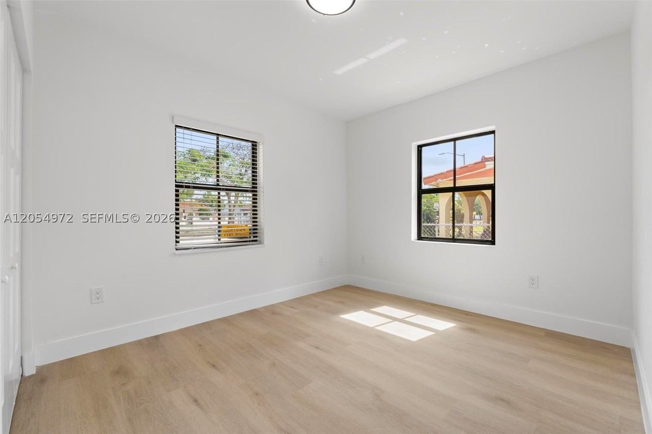 1060 Nw 35th Ct #1060 - Photo 6 of 12