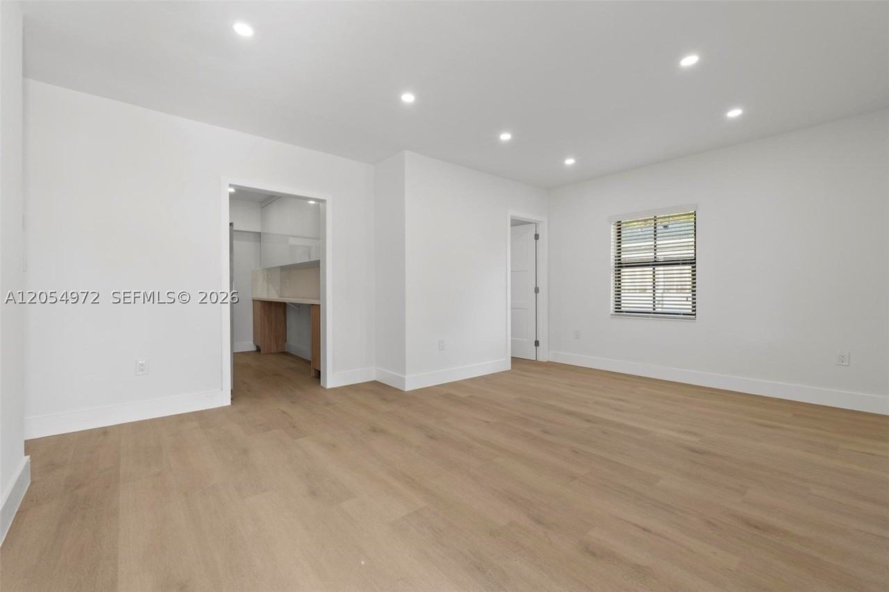 1060 Nw 35th Ct #1060 - Photo 7 of 12