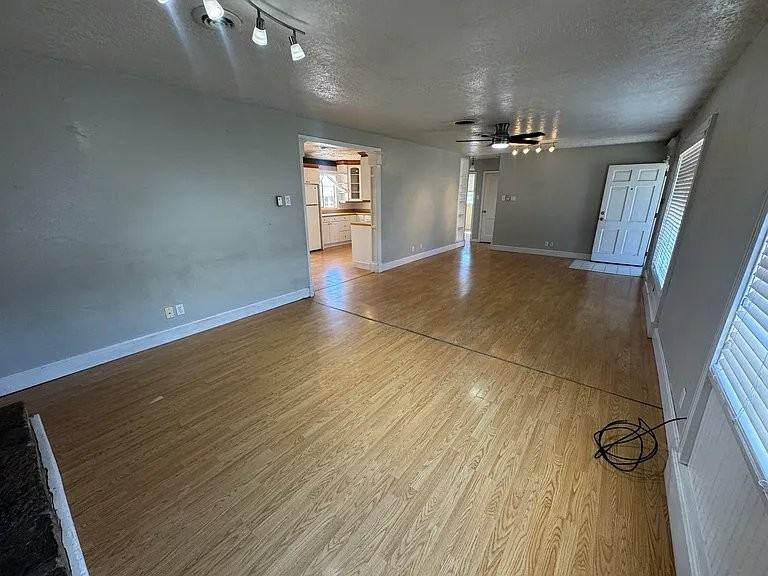 801 E 24th St - Photo 2 of 20