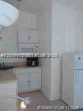 620 Ne 178th St #B - Photo 5 of 11