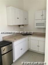620 Ne 178th St #B - Photo 7 of 11