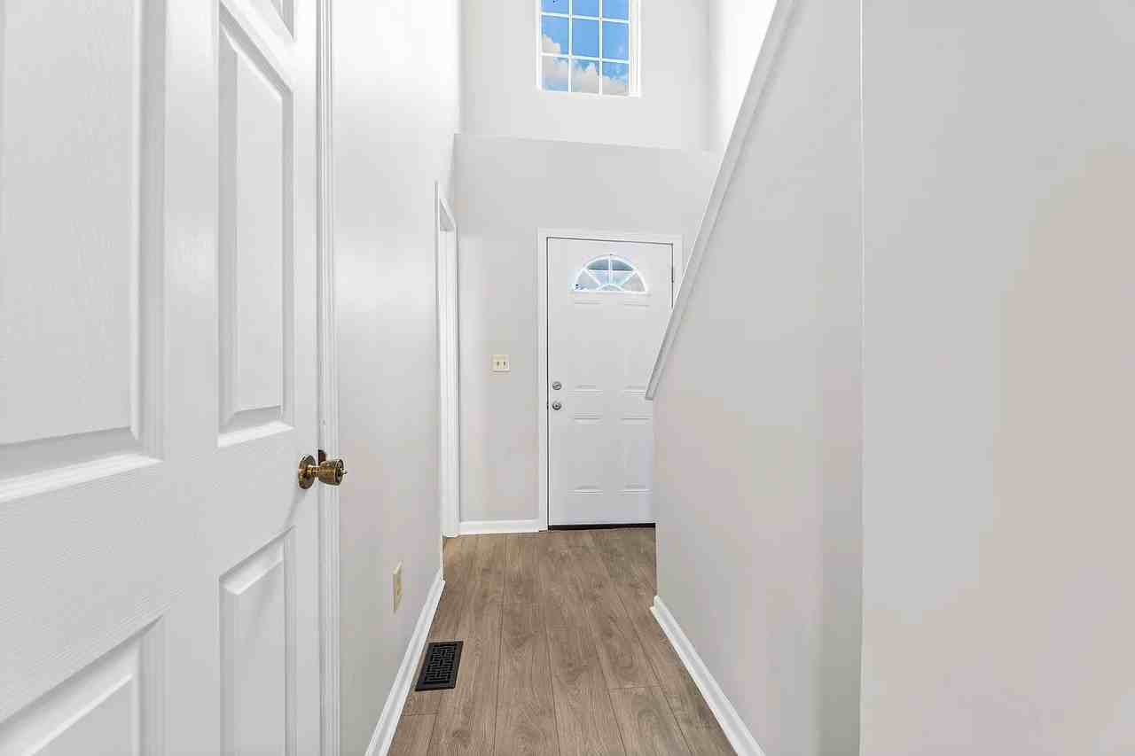 328 Regency Ave - Photo 2 of 20
