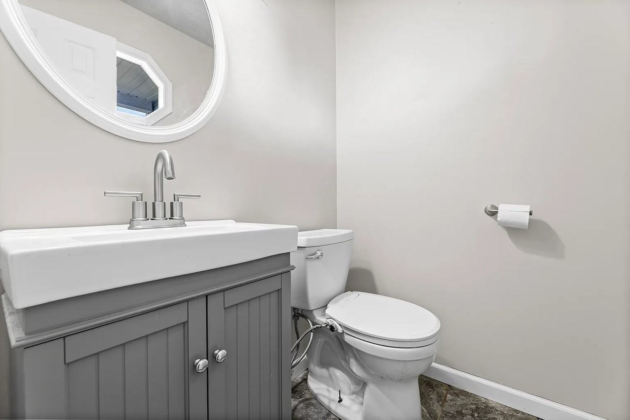 328 Regency Ave - Photo 3 of 20