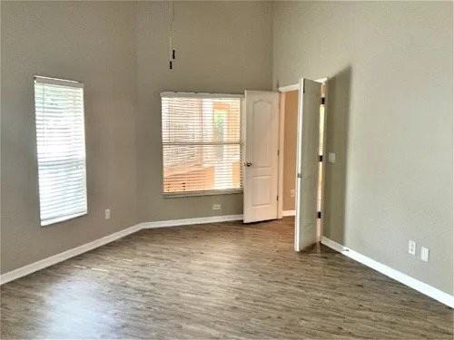3148 Seminole Dr - Photo 3 of 15