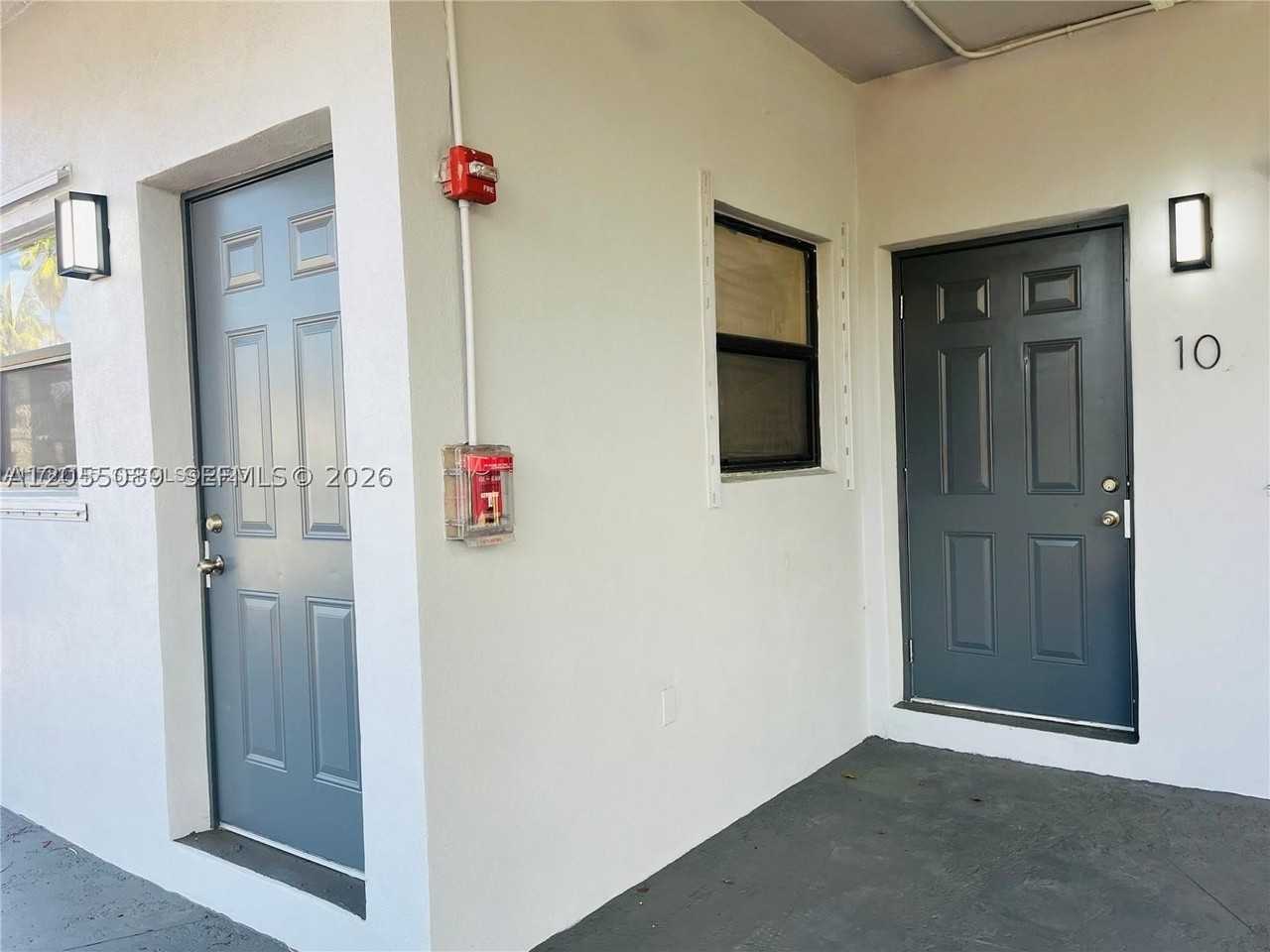 13390 Ne 6th Ave #10 - Photo 2 of 14
