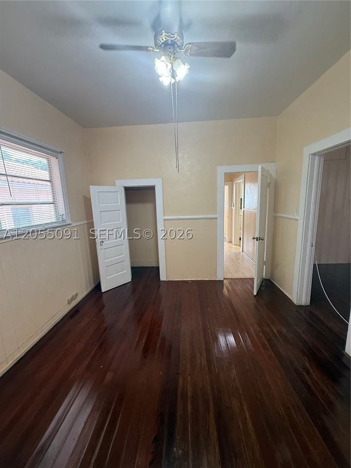 3747 Sheridan Ave - Photo 6 of 11