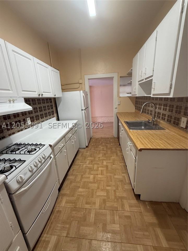 3747 Sheridan Ave - Photo 7 of 11