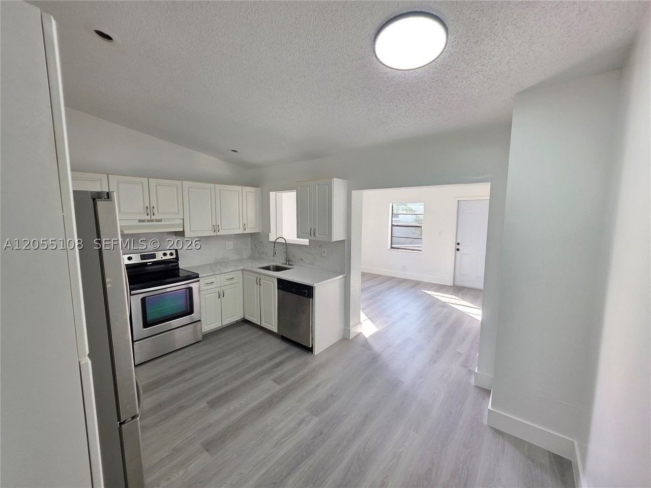 5307 Nw 93rd Ave #0 - Photo 4 of 13