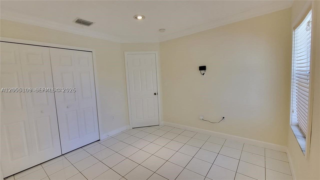 1057 Nw 131st Ave #B - Photo 4 of 9