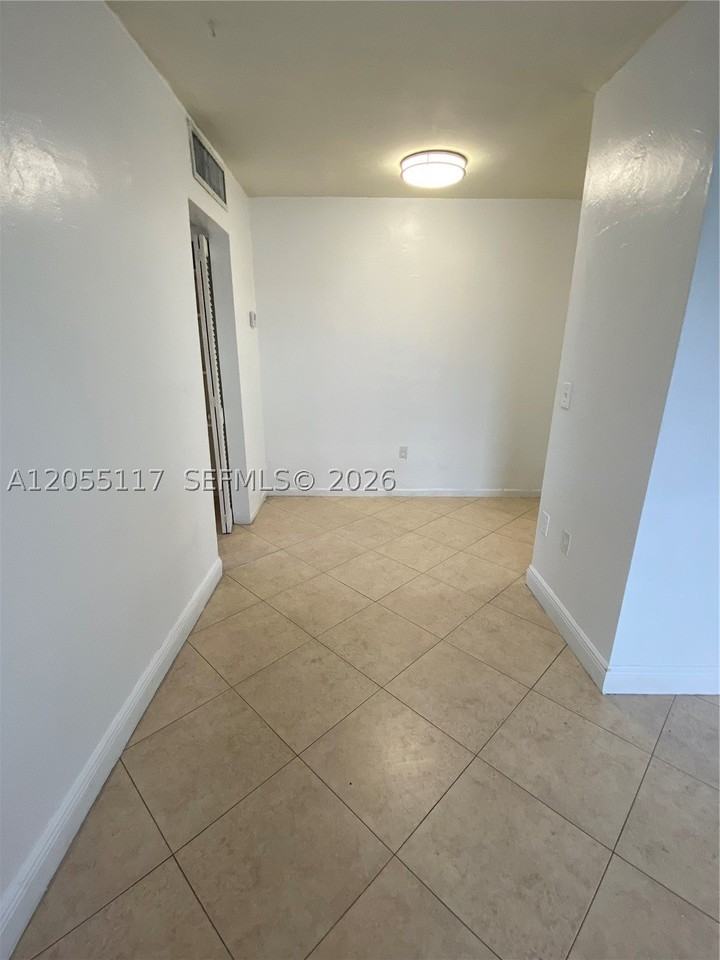 5165 W Flagler St #7 - Photo 4 of 11