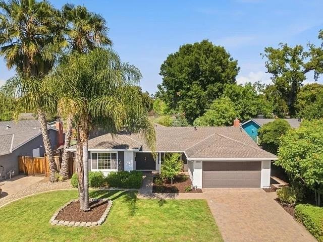 3880 Villa Glen Way - Photo 2 of 17