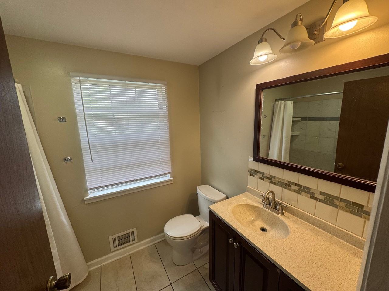 03 01/Willowick Dr #1 - Photo 6 of 8