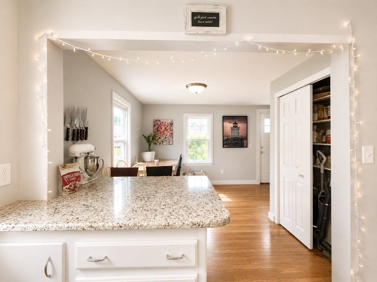 35 Sumac St - Photo 4 of 20