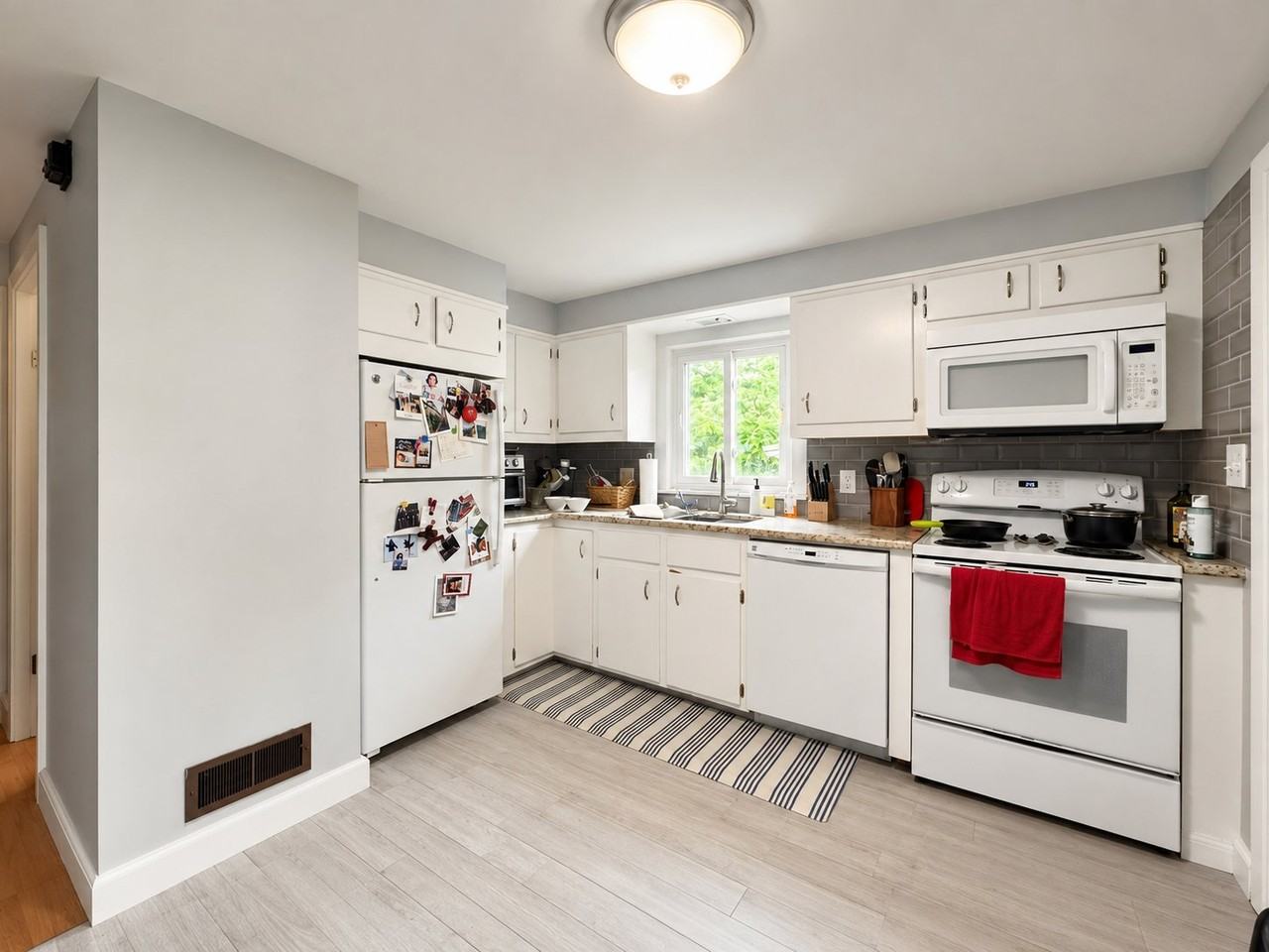 35 Sumac St - Photo 5 of 20