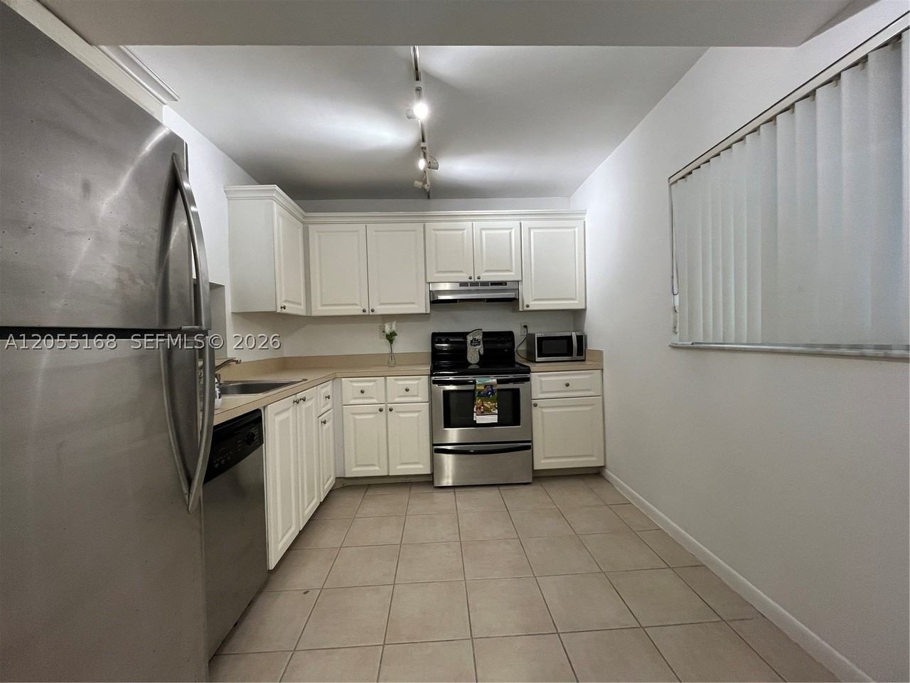 701 N Pine Island Rd #202 - Photo 4 of 17