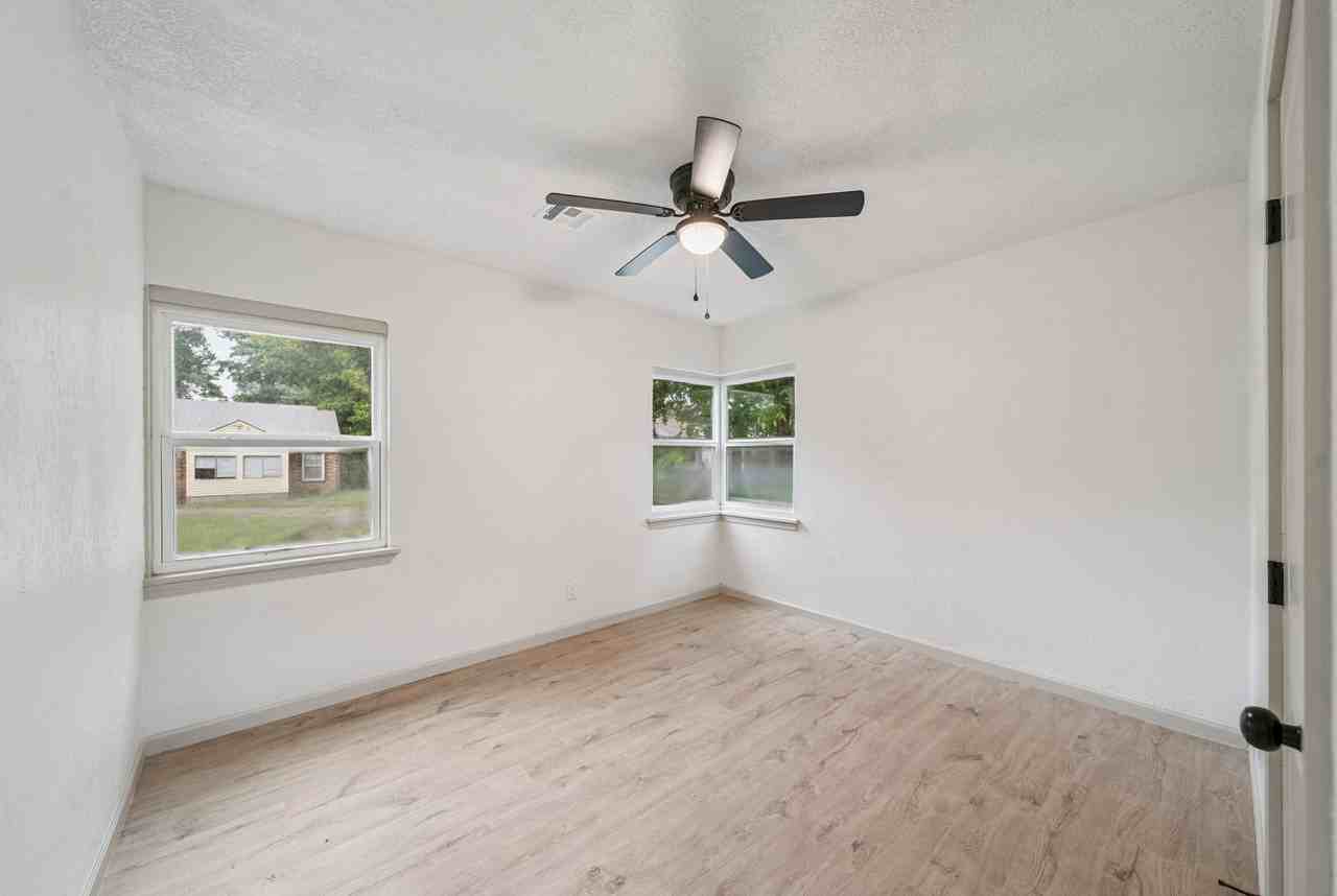 848 N Gary Pl - Photo 7 of 14