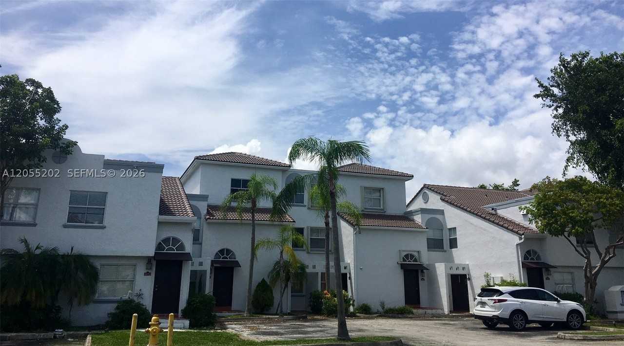 4860 Nw 97th Pl #276 - Photo 4 of 20