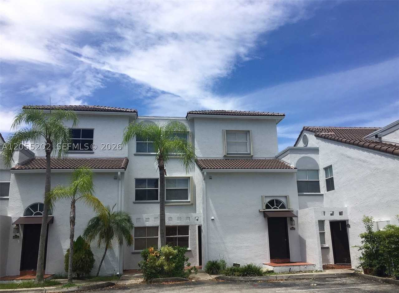 4860 Nw 97th Pl #276 - Photo 5 of 20