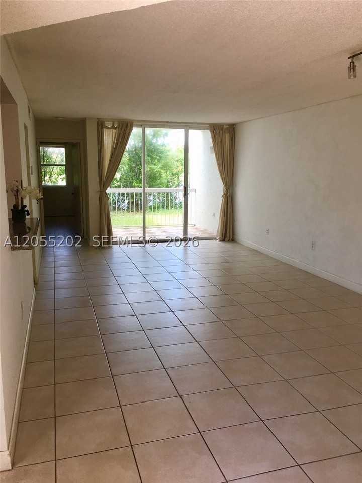4860 Nw 97th Pl #276 - Photo 6 of 20