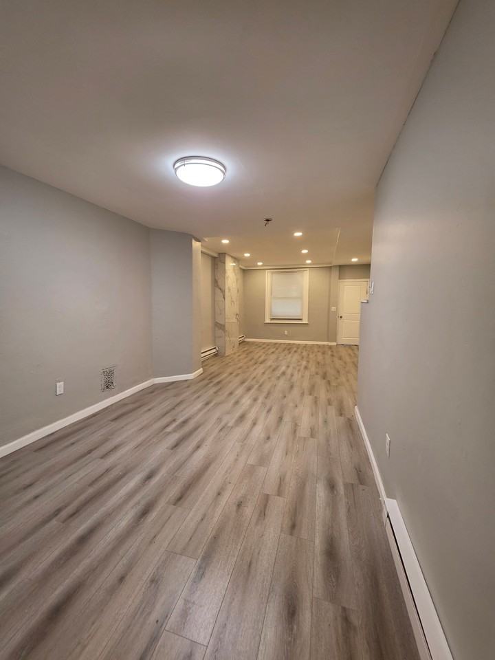 4917 Reno St - Photo 3 of 8