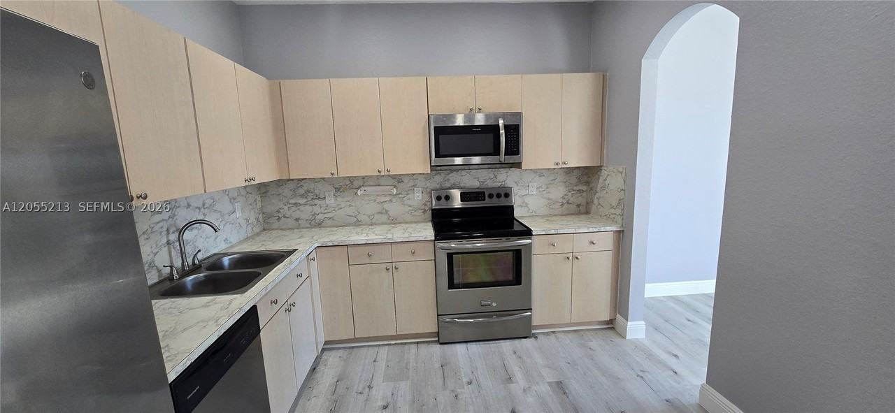4580 24th Pl Sw #B - Photo 6 of 17