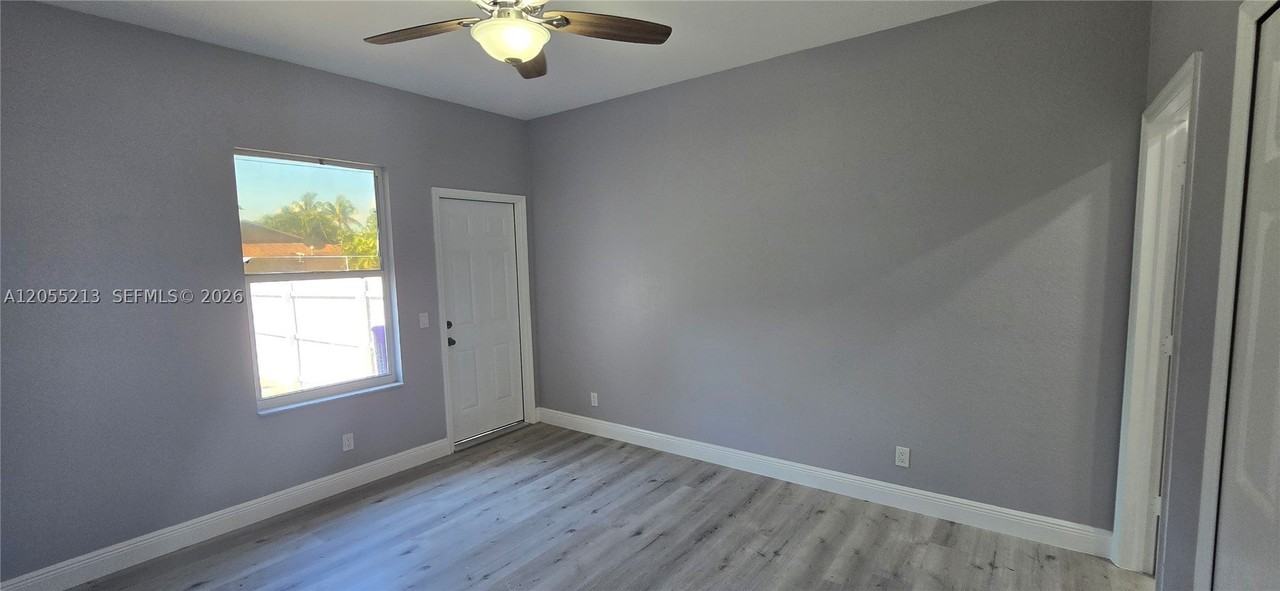 4580 24th Pl Sw #B - Photo 7 of 17