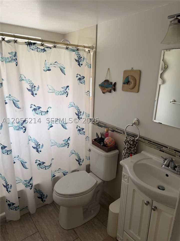 5328 Ne 6th Ave #F13 - Photo 3 of 14
