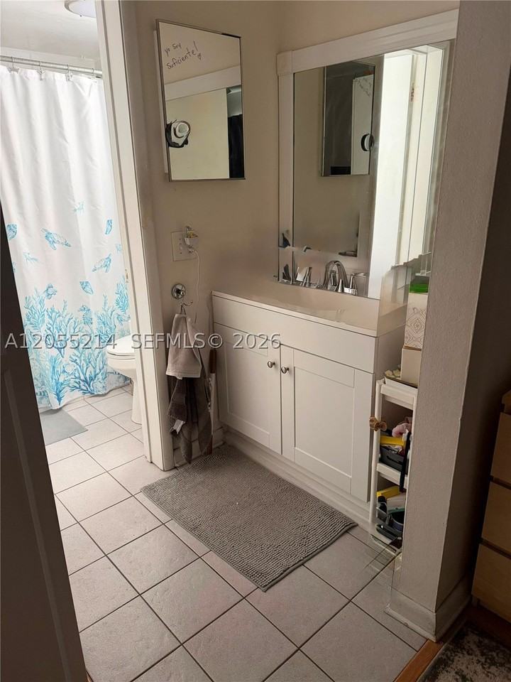 5328 Ne 6th Ave #F13 - Photo 5 of 14