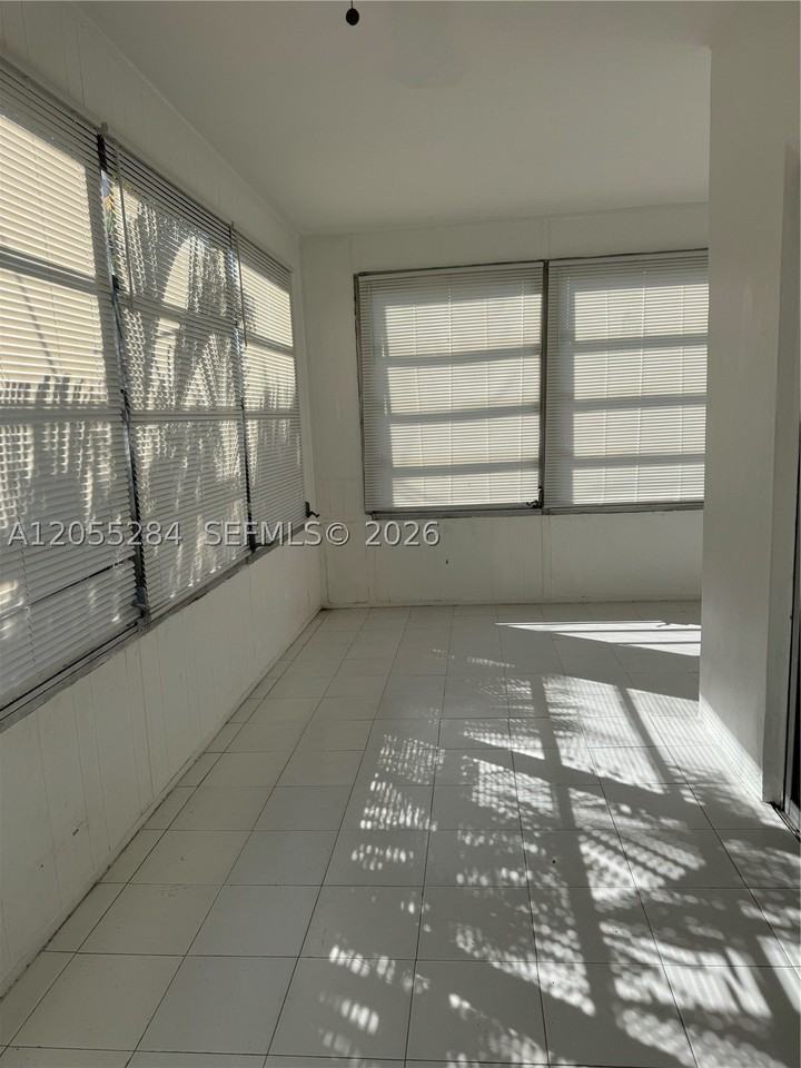 4046 Nw 19th St #206 - Photo 4 of 18