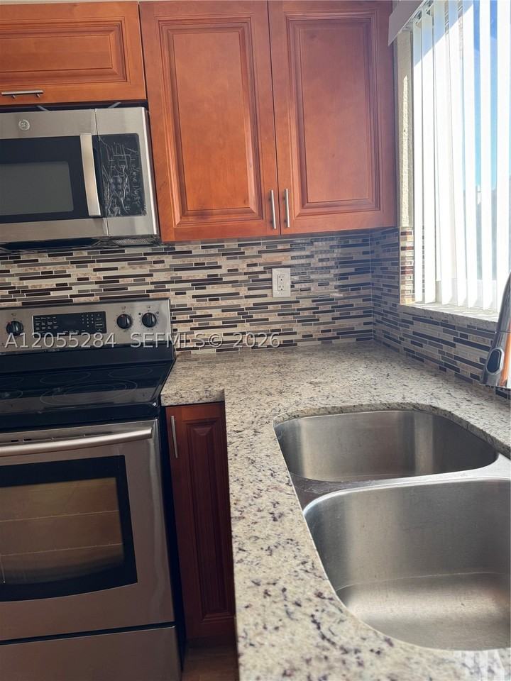 4046 Nw 19th St #206 - Photo 6 of 18