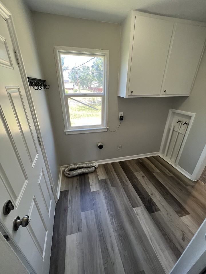 633 E St #633E500S - Photo 3 of 12