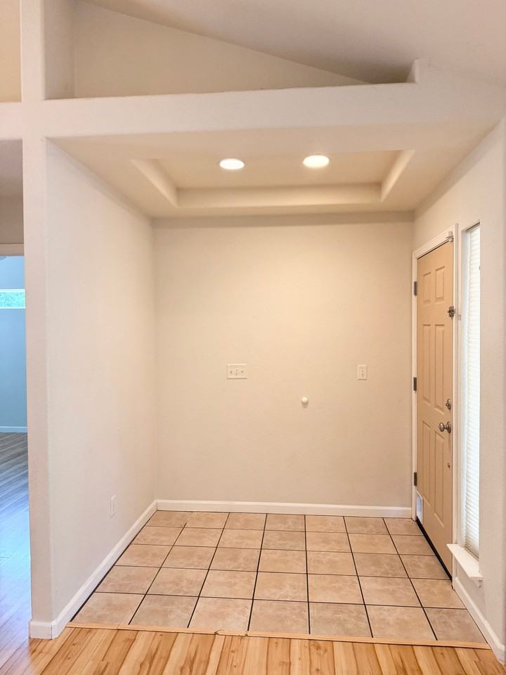 1822 Heller Ln - Photo 3 of 10