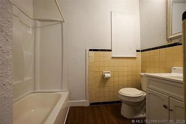 1410 Martin Luther King Dr - Photo 2 of 13