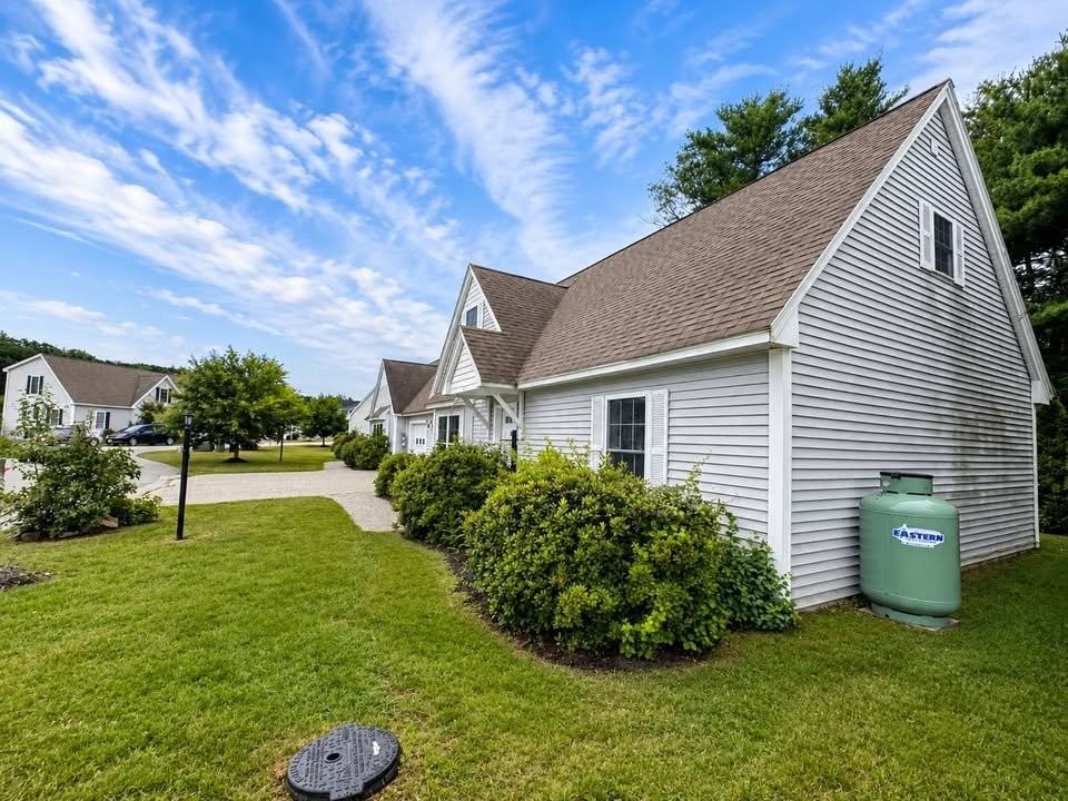8 Pebble Ln - Photo 3 of 20
