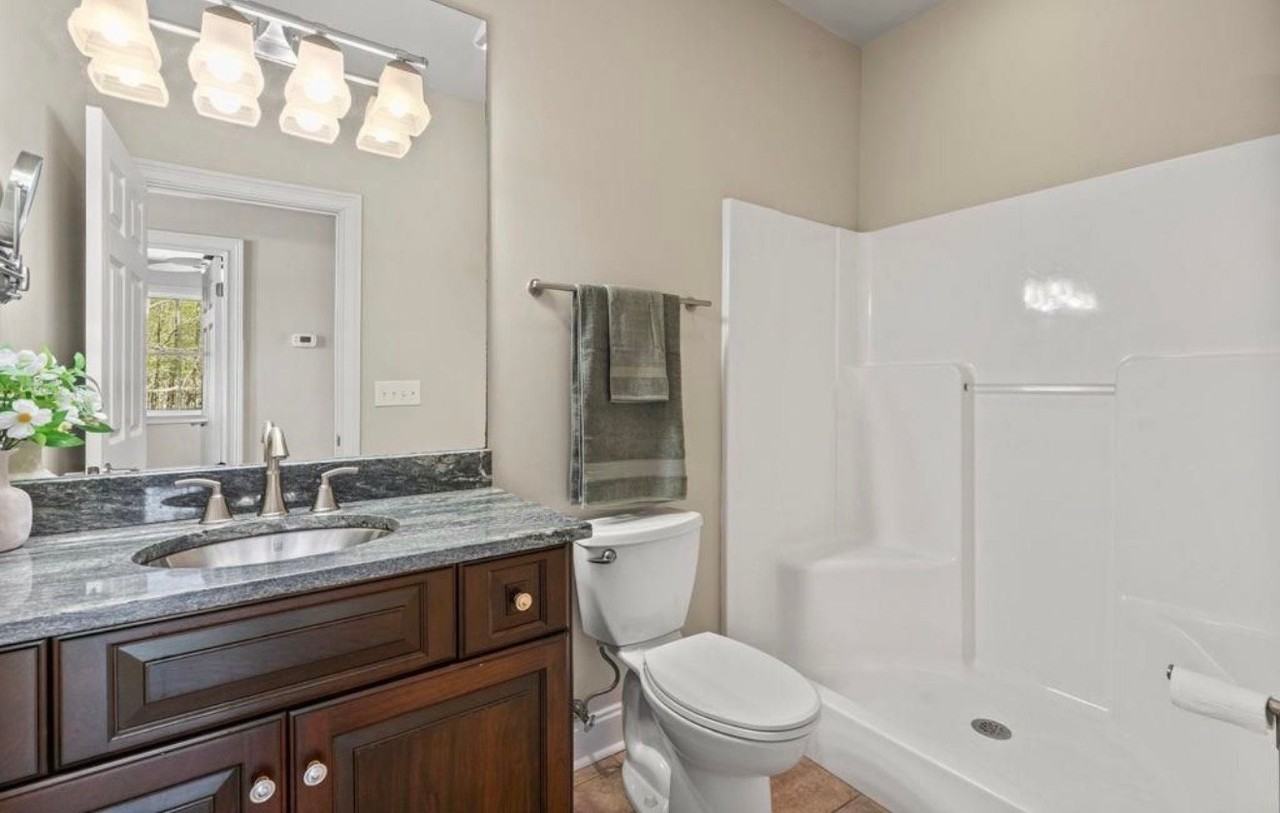 131 John T Ct - Photo 3 of 17