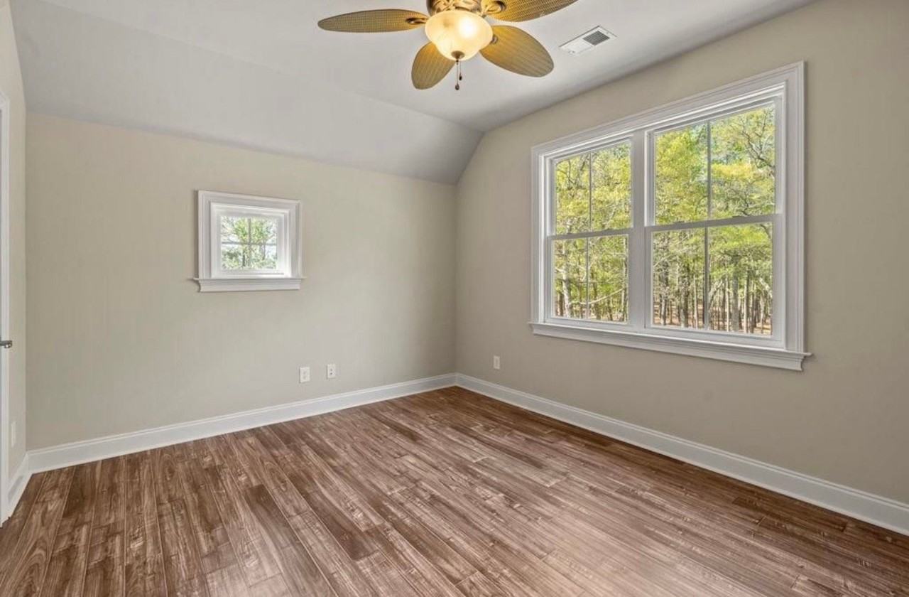 131 John T Ct - Photo 4 of 17