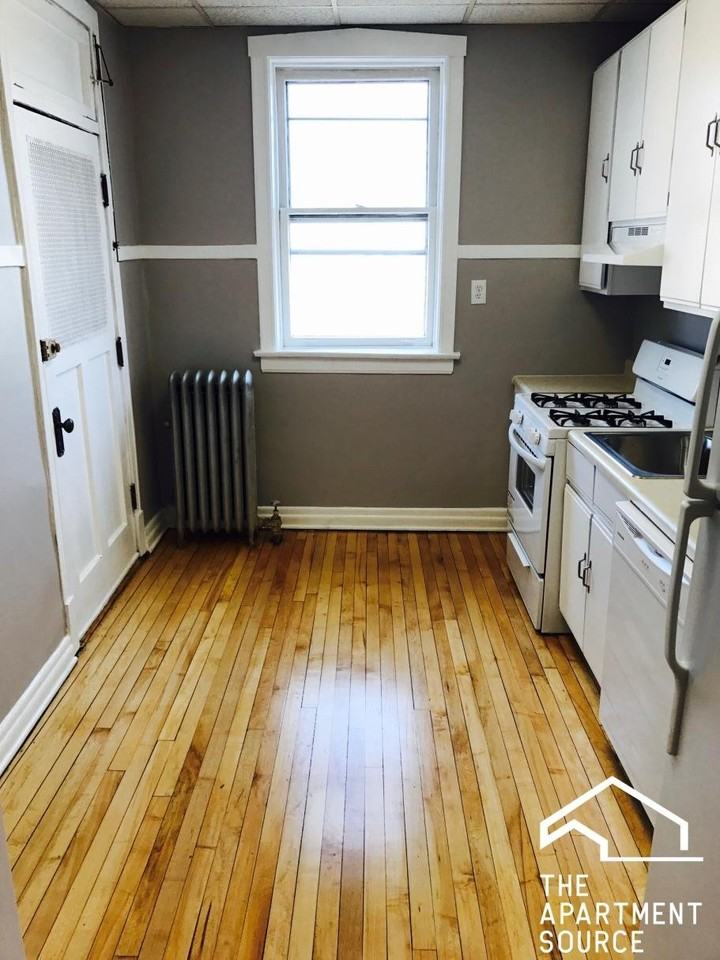 3932 N Keeler Ave #1C - Photo 2 of 10