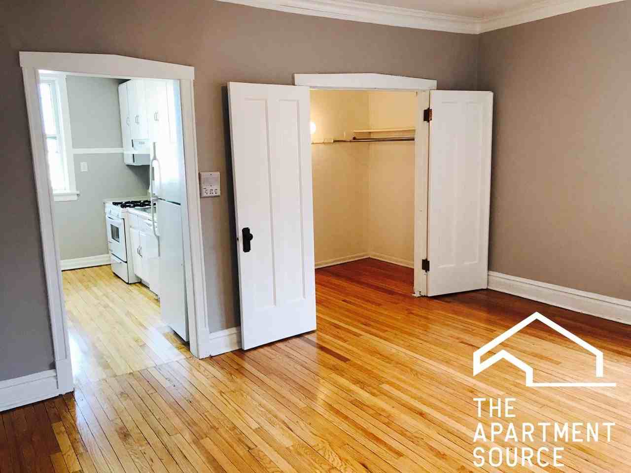 3932 N Keeler Ave #1C - Photo 3 of 10