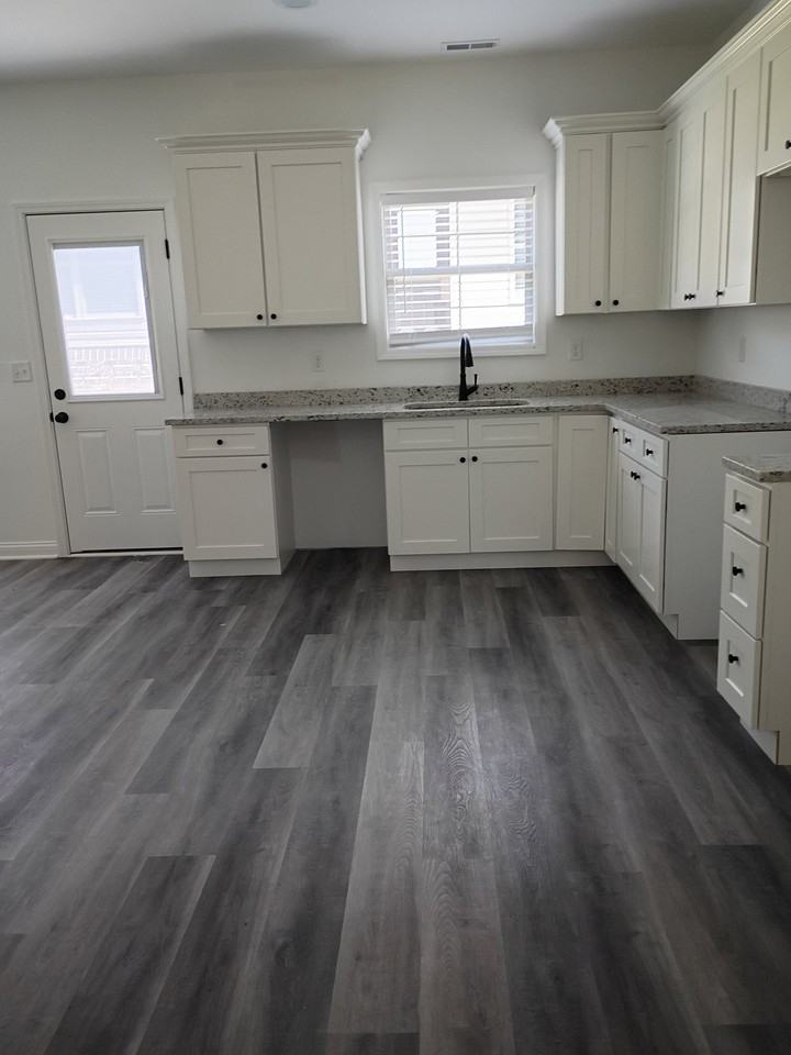 844 Ridgewood Dr #5 - Photo 3 of 12