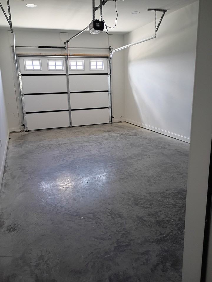 844 Ridgewood Dr #5 - Photo 4 of 12