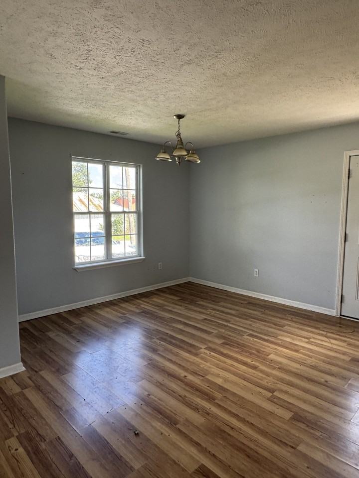 107 N Walnut St - Photo 3 of 9