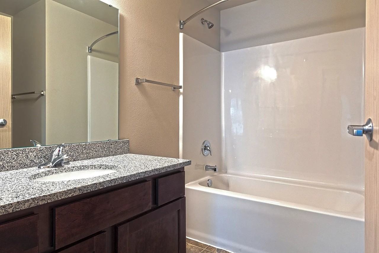 5440 38th Ave E #104 - Photo 3 of 5