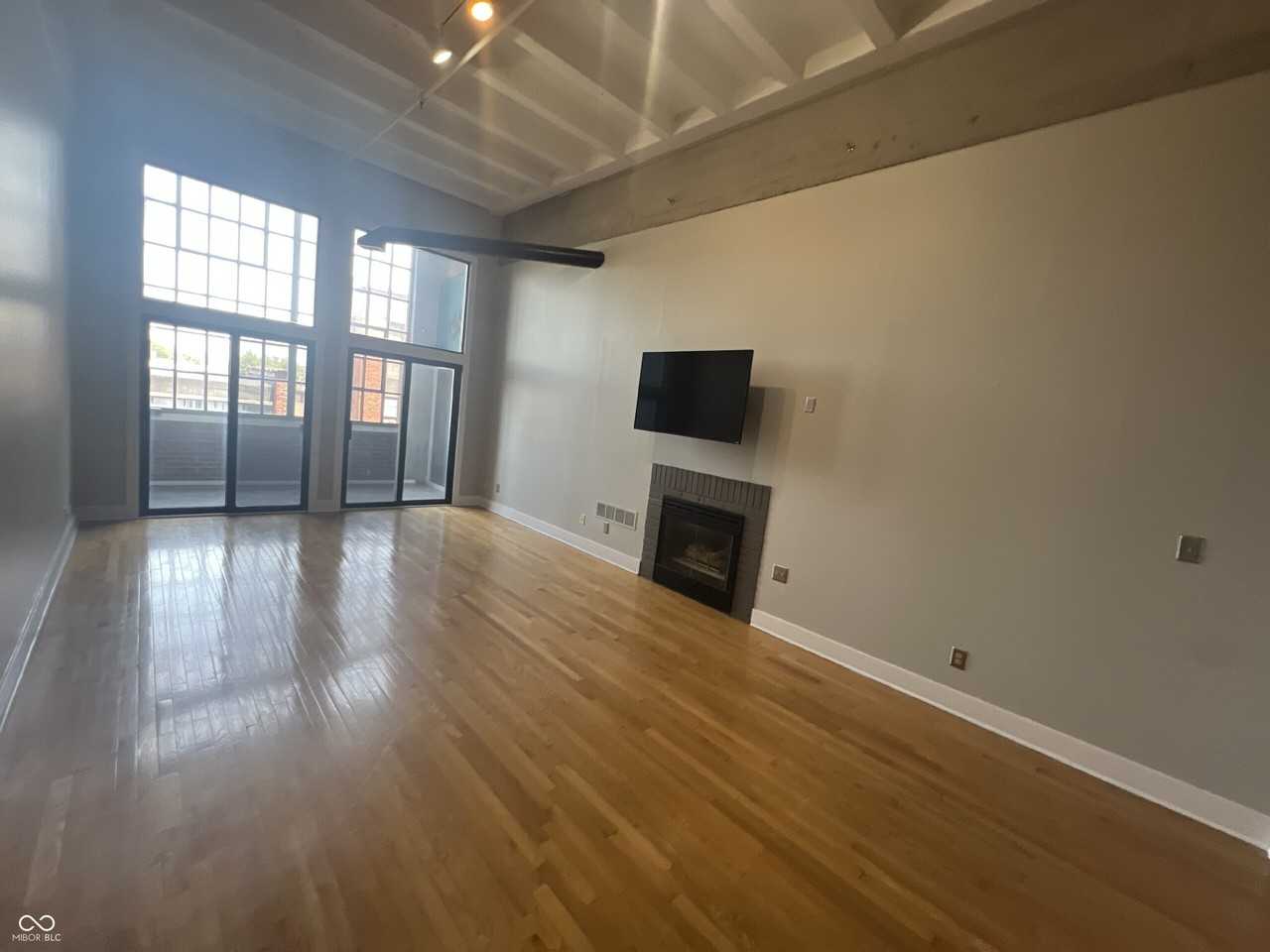 611 N Park Ave #302 - Photo 5 of 25