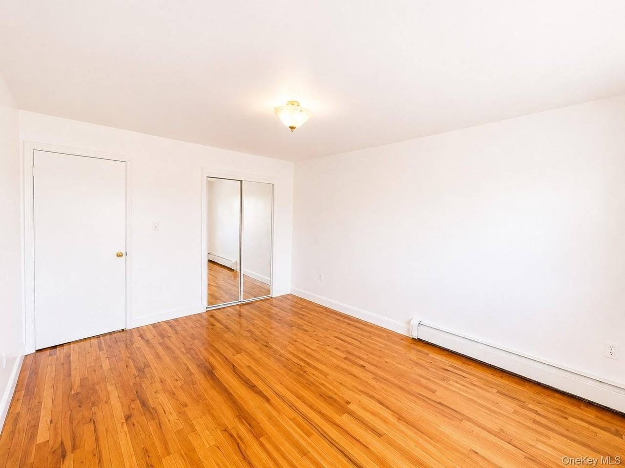 533 Soundview Ave #3rdFL - Photo 7 of 12