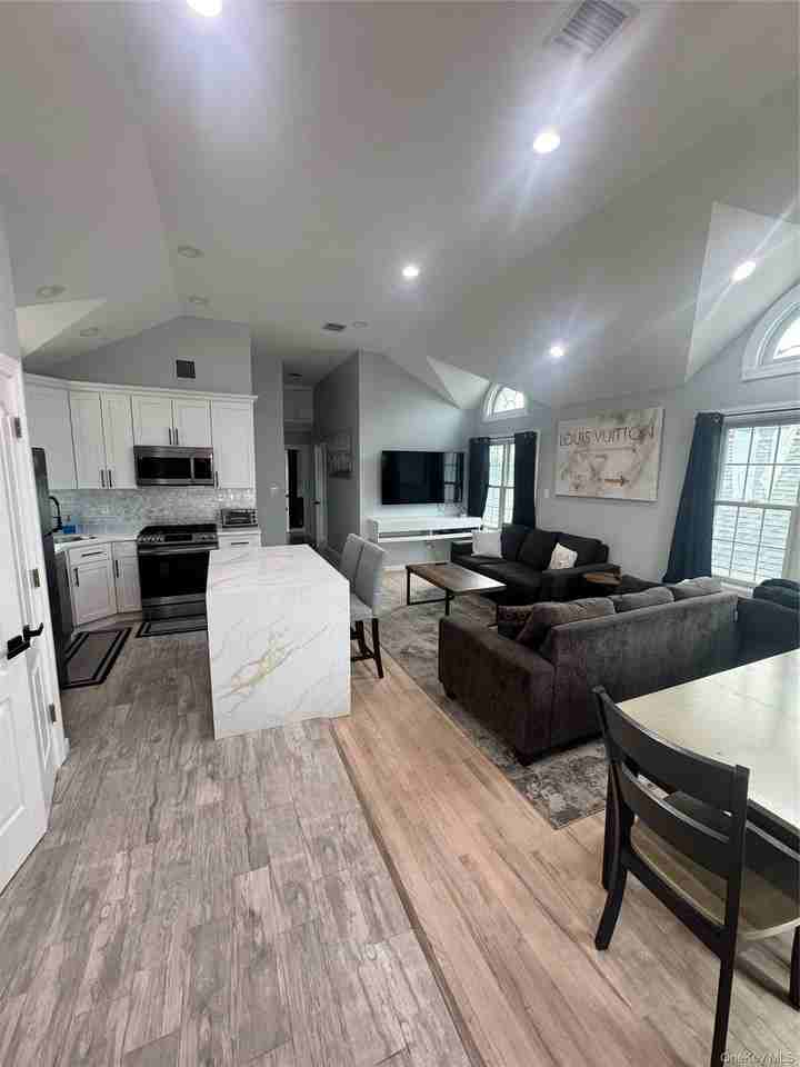 68 Brookline Ave - Photo 4 of 15