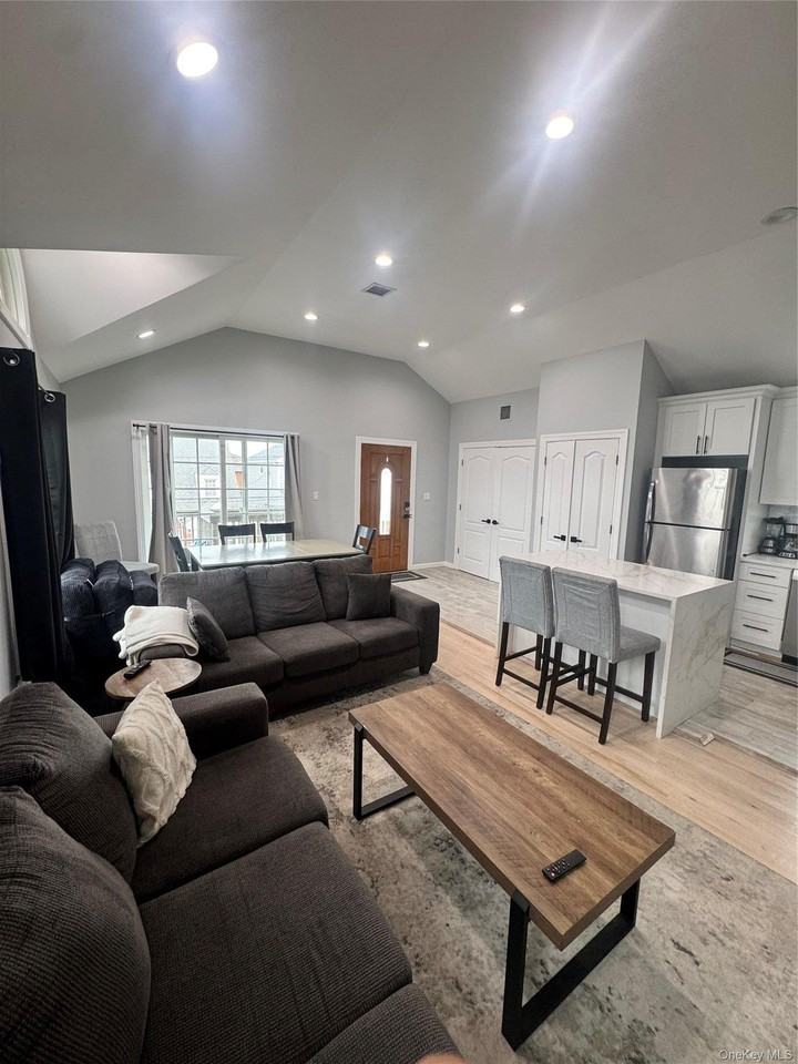 68 Brookline Ave - Photo 7 of 15